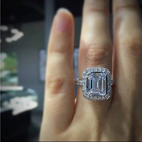 Silver ring - Picture 1 of 3